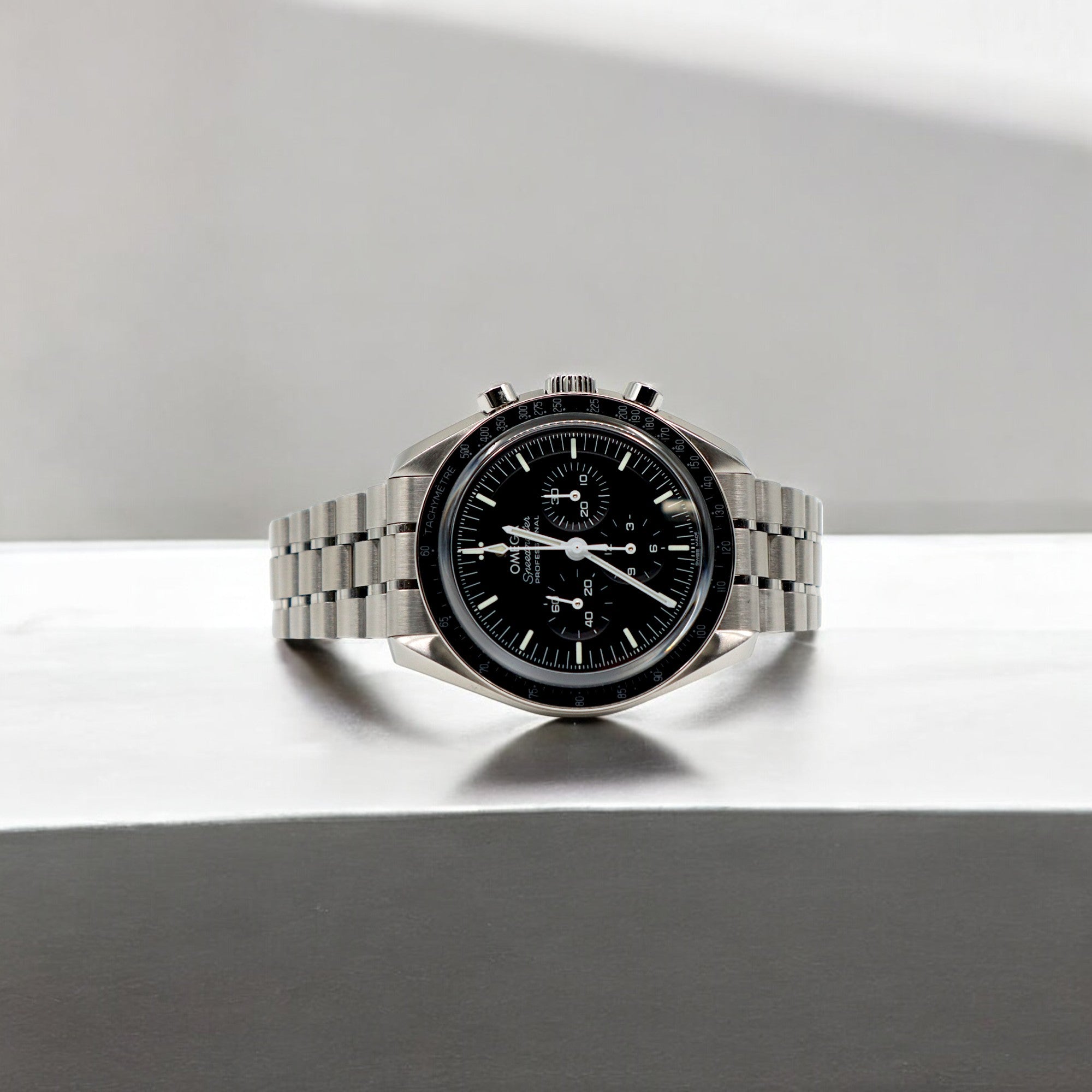 Omega -  Speedmaster -  31030425001002