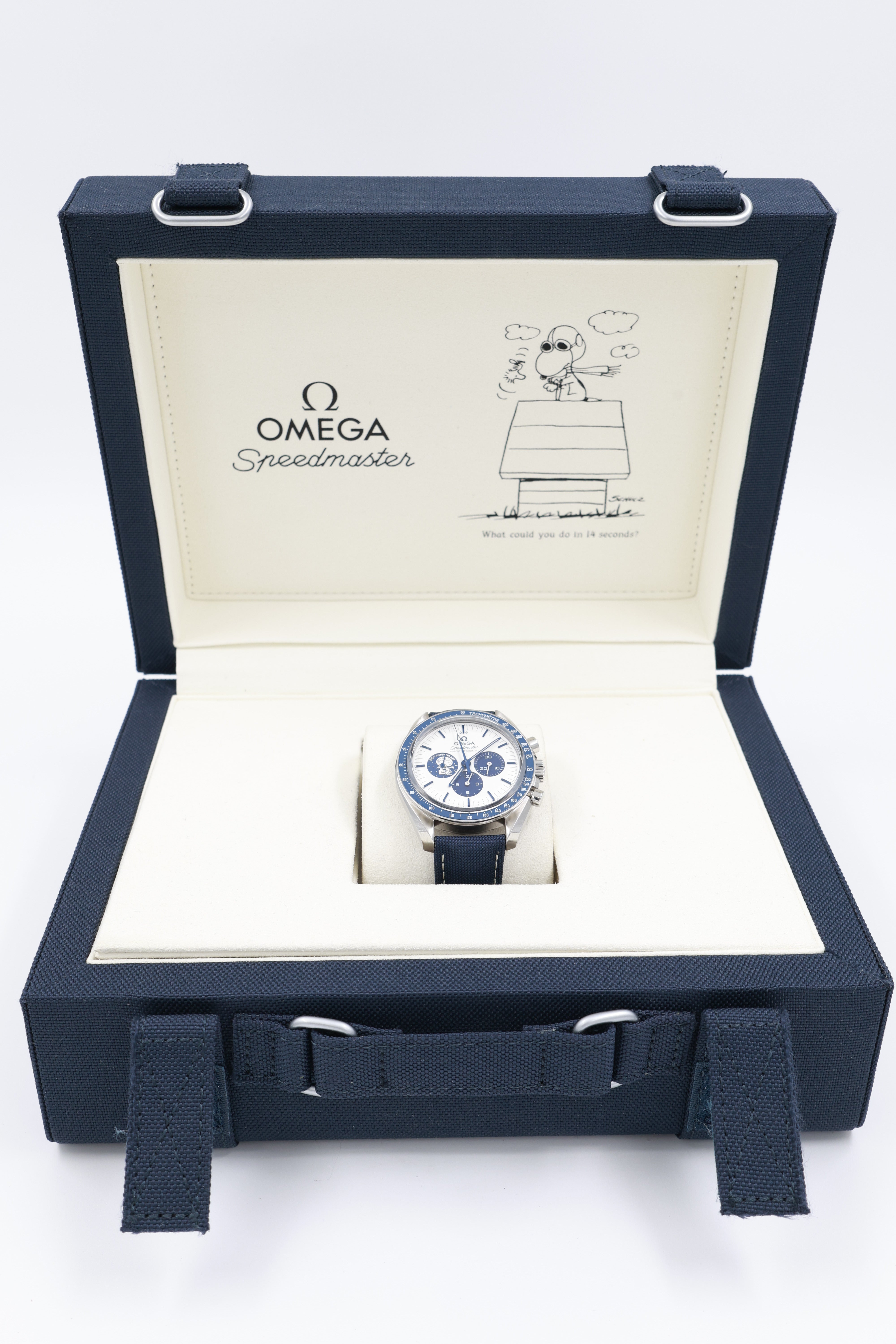 Omega - Speedmaster Silver Snoopy Award 50th Anniversary -310.32.42.50.02.001 - 2021